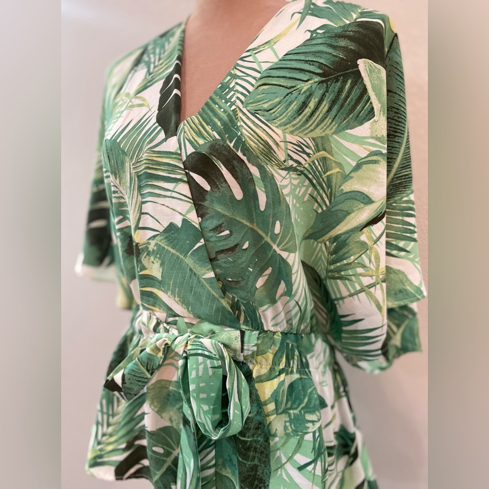 Sweet Rain Green Leaf Print Women's Top - Picture 5 of 7